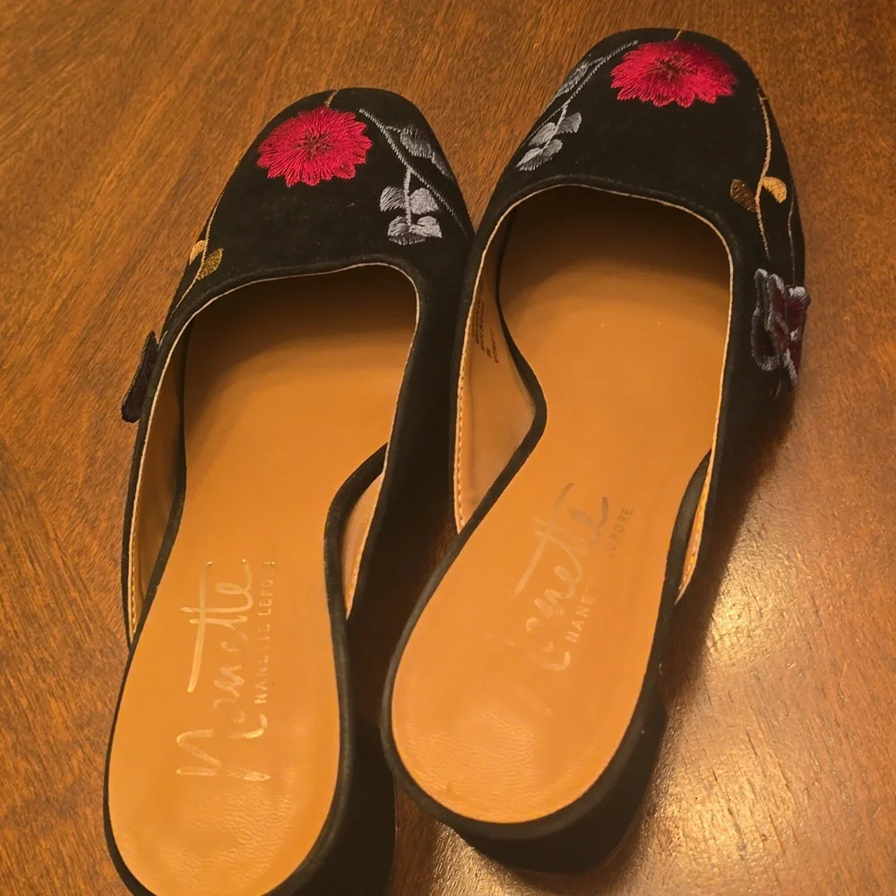 Nanette Lepore Peggy Leather Suede Floral Embroidered Butterfly Mule Heels 8 - Picture 2 of 6